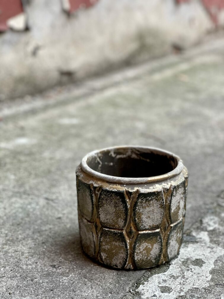 Zdjęcie doniczki lub oslonki: Osłonka Gold Dwarf 12x13 cm, ujęcie 1