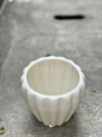 Zdjęcie doniczki lub oslonki: Osłonka omega white 10x11&nbsp;cm, ujęcie 1