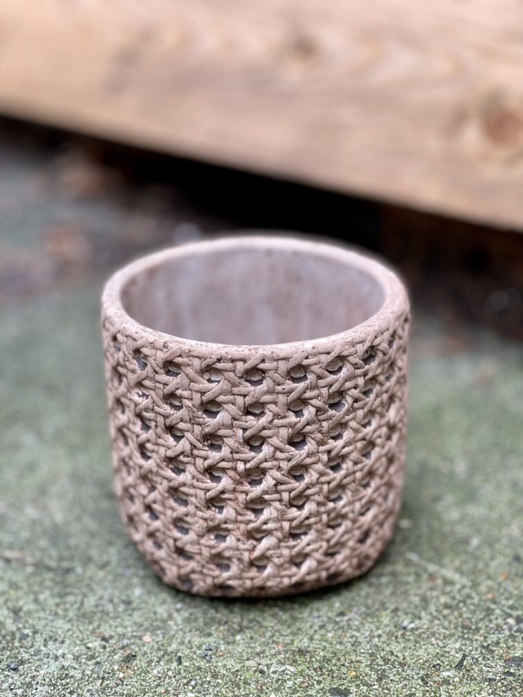 Zdjęcie doniczki lub oslonki: Osłonka Rattan 9 × 10 cm, ujęcie 1