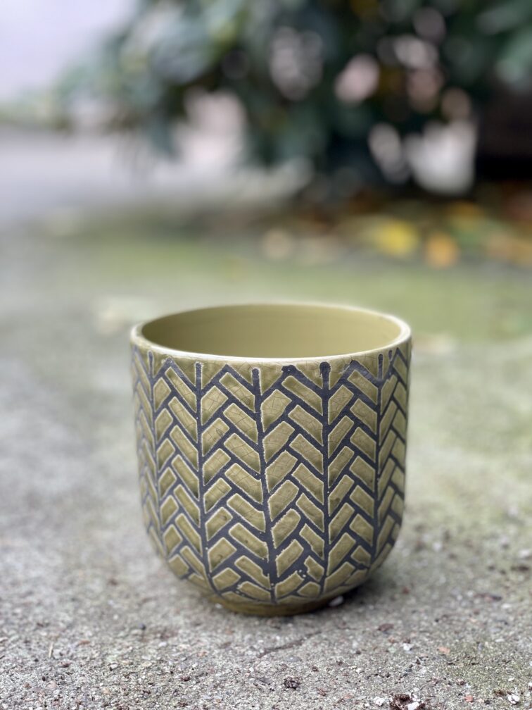 Zdjęcie doniczki lub oslonki: Osłonka Fishbone Woods 12 × 13 cm, ujęcie 1