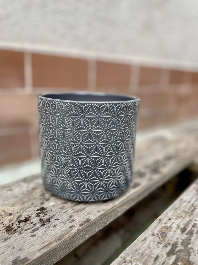 Zdjęcie doniczki lub oslonki: Osłonka origami Grafit 12x12 cm, ujęcie 1