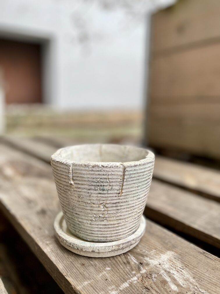 Zdjęcie doniczki lub oslonki: Osłonka rubbed White 10x10 cm, ujęcie 5