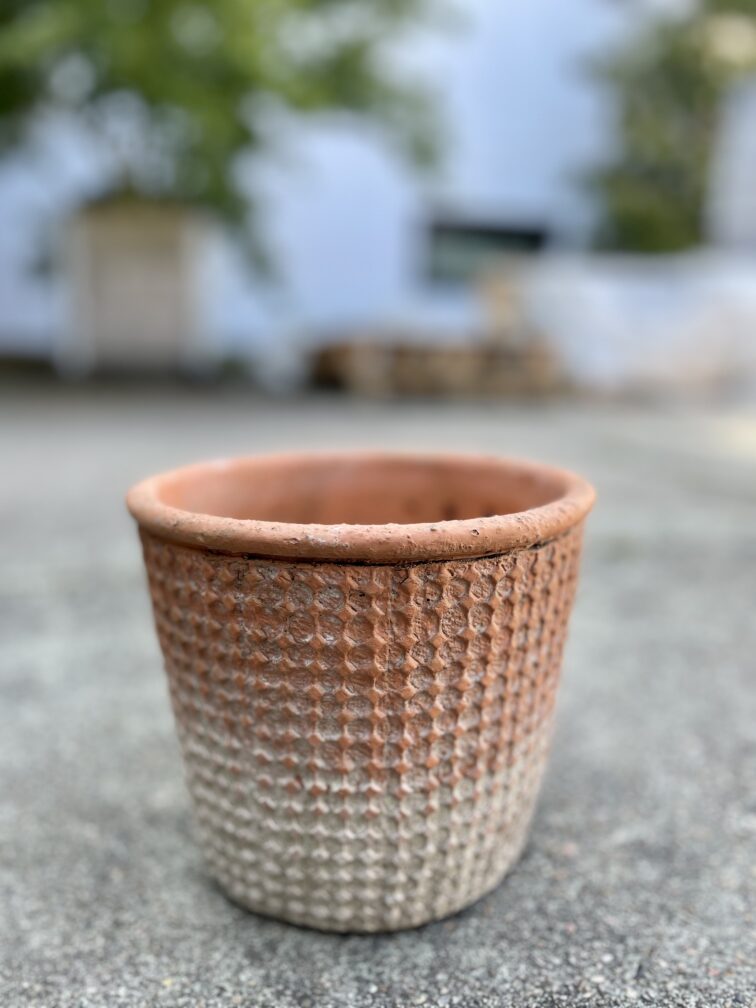 Zdjęcie doniczki lub oslonki: Osłonka Grid 15 × 15 cm, ujęcie 1